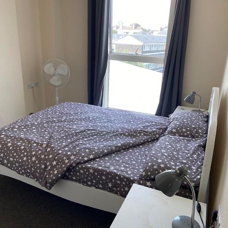 Lovely 2Br Apartment W/ City View London Exteriör bild