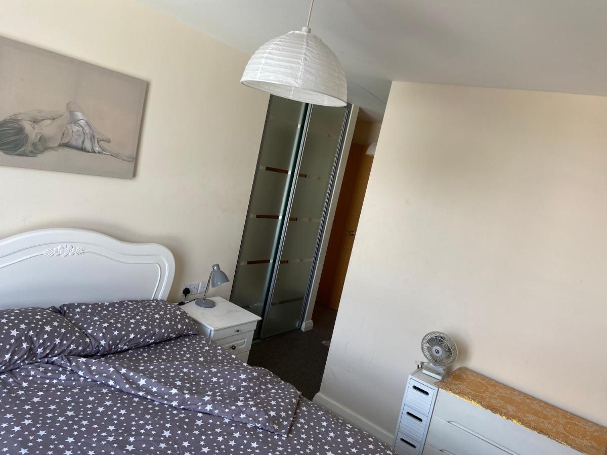 Lovely 2Br Apartment W/ City View London Exteriör bild